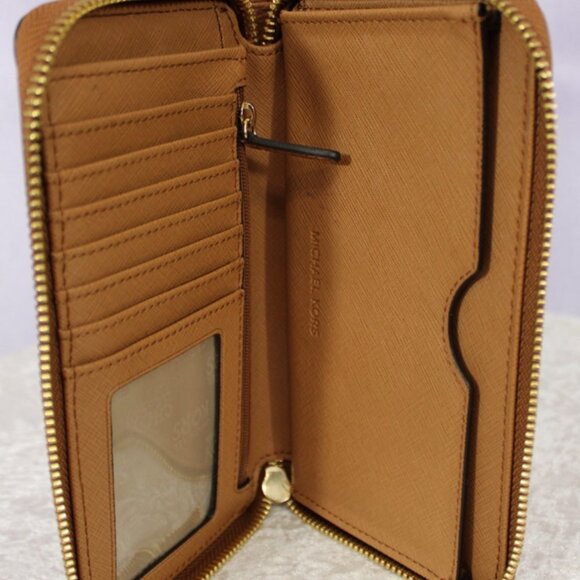 Michael Kors Pebbled Leather Bucket Bag & Jet Set Continental Wallet Set – Acorn - Picture 12 of 13